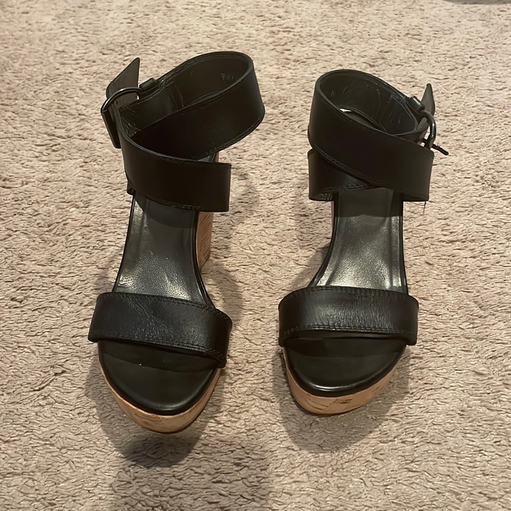 Stuart weitzman sandals size 7